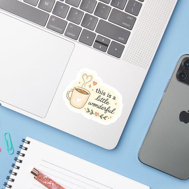 Detta är en underbar liten dekal – Mysig kaffe (Laptop med iPhone)