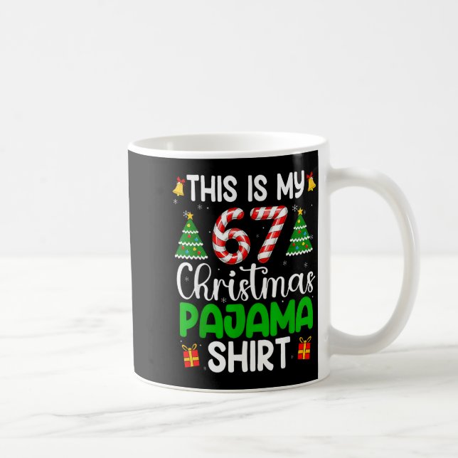 Detta är min 67 julpyjamas roliga sex sju meme kaffemugg (Höger)