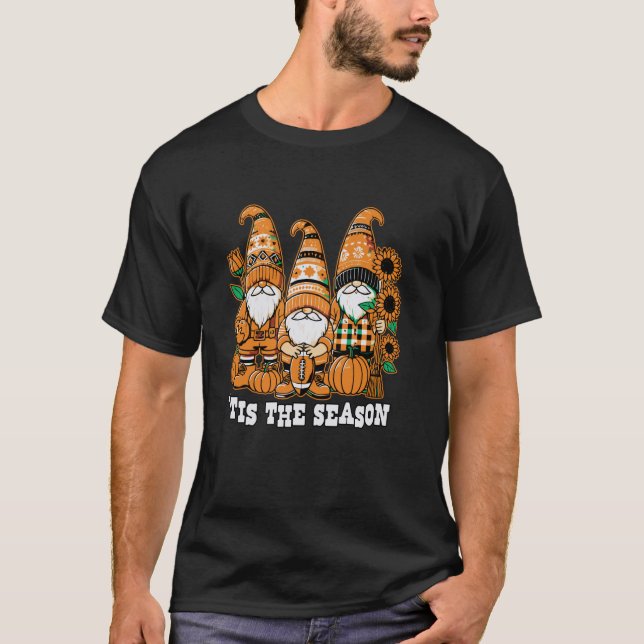 Detta är säsong Pumpkins Spice Höst löv Gnomes T Shirt (Framsida)