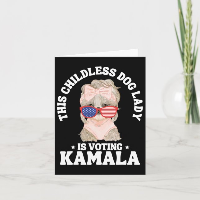 Detta barnlösa Dam röstar om Kamala 2024 Funn Kort (Framsida)