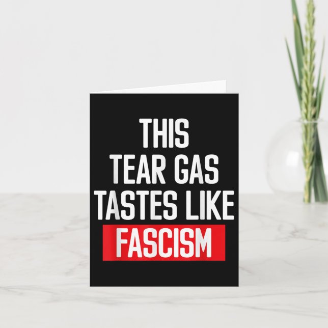 Detta tårgasprov liknar fascistiska politiska prot kort (Framsida)