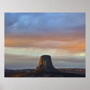 Devils Tower National Monument, Storm vid solnedgå Poster