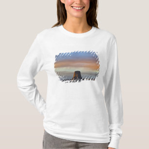 Devils Tower National Monument, Storm vid solnedgå Tee Shirt