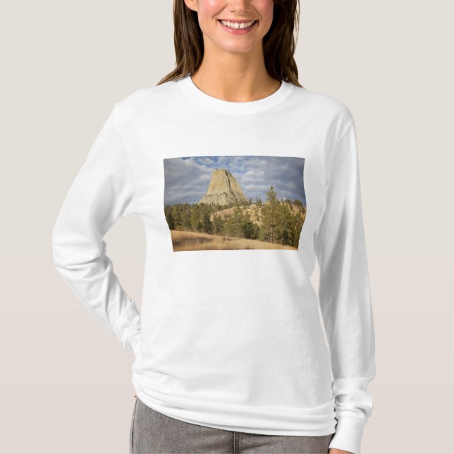 Devils Tower National Monument Tee Shirt (Framsida)