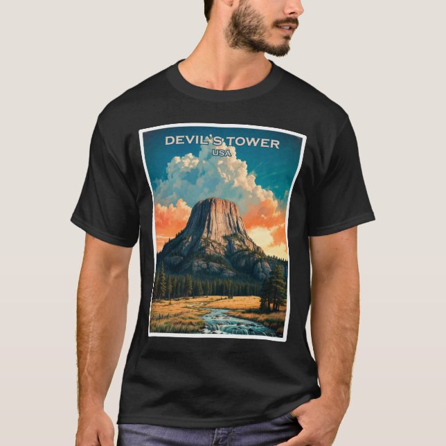Devil's Tower USA T Shirt (Framsida)