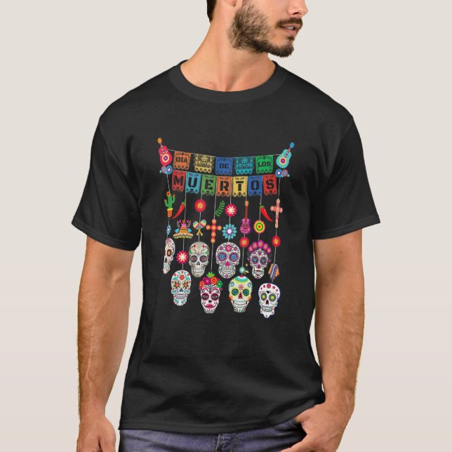 Dia De Los Muertos  Day of the dead Hanging skulls T Shirt (Framsida)