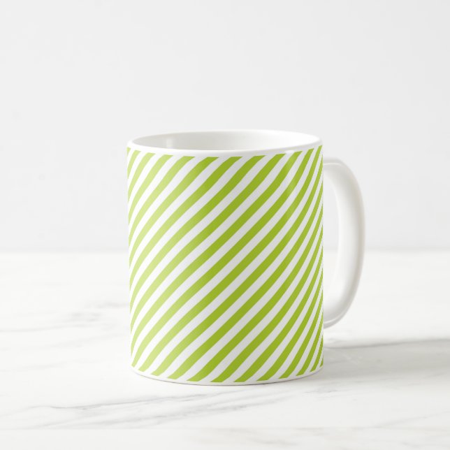 Diagonal lime green and white stripes pattern kaffemugg (Framsida höger)
