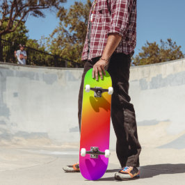 Diagonal regnbåge, övertonad röd till Grönt Skateboard Bräda 21,5 Cm