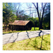 Diagonal sikt över en rustik 100-årig ladugårdsPos