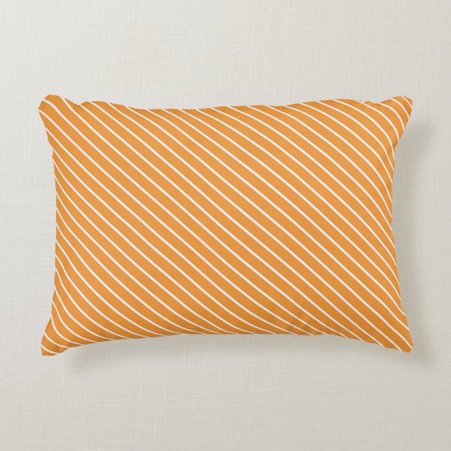 Diagonal streck - orange och vitt prydnadskudde (Framsidan)