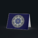 Diamant- och safirblåttHanukkah Kaleidoscope Helgkort<br><div class="desc">Detta kort presenterar en abstrakt kaleidoscope i mandala formar i perfekt säsong skuggar av safir- och koboltblått.  Det inre meddelandet och häftet fodrar är mallar som ska personifieras eller tas bort,  som du önskar.  Tillgängligt notera in kortformatet också!</div>