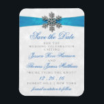 Diamante Snowflake & Blue Ribbon Winter Wedding Magnet<br><div class="desc">Röntsnöflingan och blåraket bröllop är perfekt för alla par som planerar ett romantiskt vinterbröllop firande. Utformningen har en lätt silvud-grått och en vit snöflingor med en romante-snöflake ovanpå ett silkesaktigt tittar band. Ordalydelsen innehåller samma grått- och blått färg av formgivningen och kan lätt användas som personlig för att passa din...</div>
