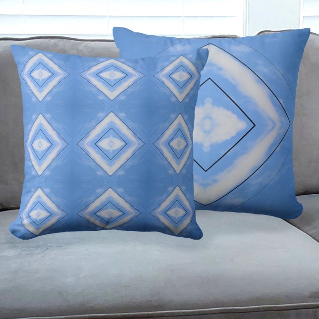 Diamanter i Himlar Tie Dye Blue och White Kudde (Skapare uppladdad)