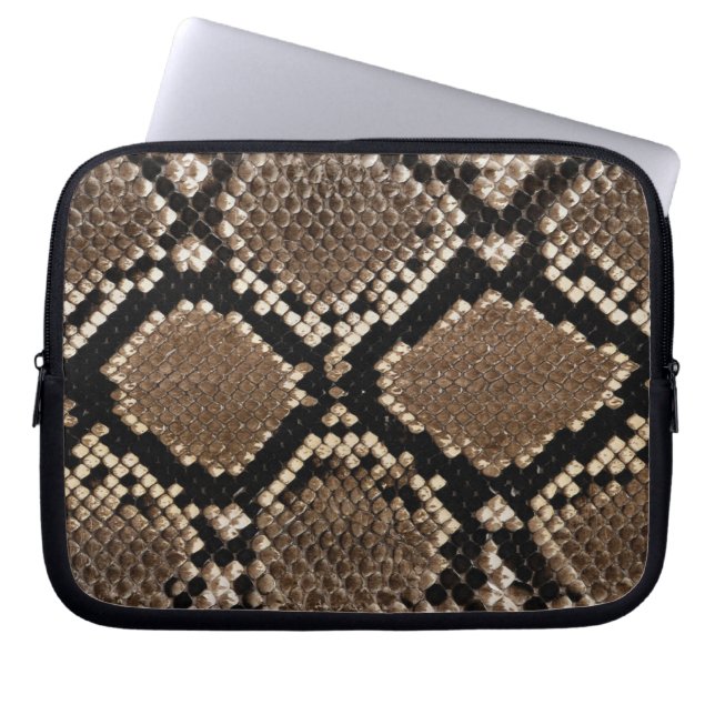 Diamond Back Rattlenake Skin Laptop Sleeve (Framsidan)