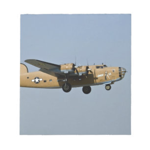 Diamond Lil B-24 Bombplan landar i Oshkosh, Anteckningsblock