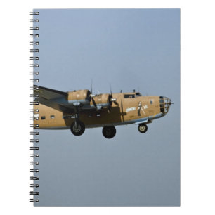 Diamond Lil B-24 Bombplan landar i Oshkosh, Anteckningsbok Med Spiral