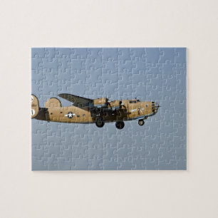 Diamond Lil B-24 Bombplan landar i Oshkosh, Pussel