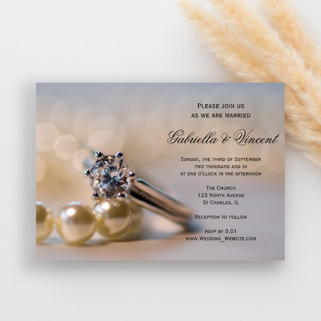 Diamond Ring och Pearls Bröllop Inbjudningar (Invite guests to your marriage ceremony with the elegant Diamond Ring and Pearls Wedding Invitation.)
