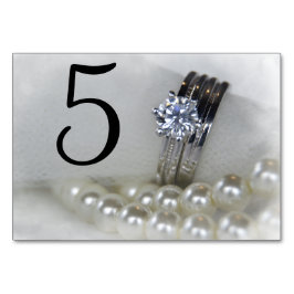 Diamond Ringar och White Pearls Bröllop Bordsnummer