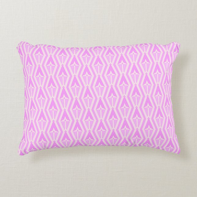 Diamonds & Arrows Pink and White Accent Pillow  Prydnadskudde (Framsidan)