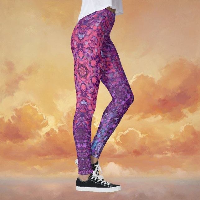 Digital Mandala Rosa Lila och Blue Leggings (Pink Purple and Blue Digital Mandala Leggings by Wormhole Orbital)