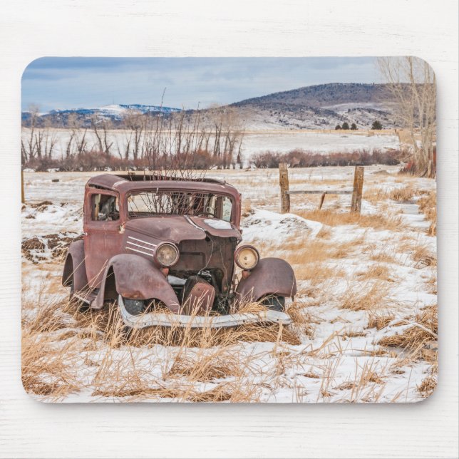 Dilapidated Old Fordon, Winter, Rural, Mountains Musmatta (Framsidan)