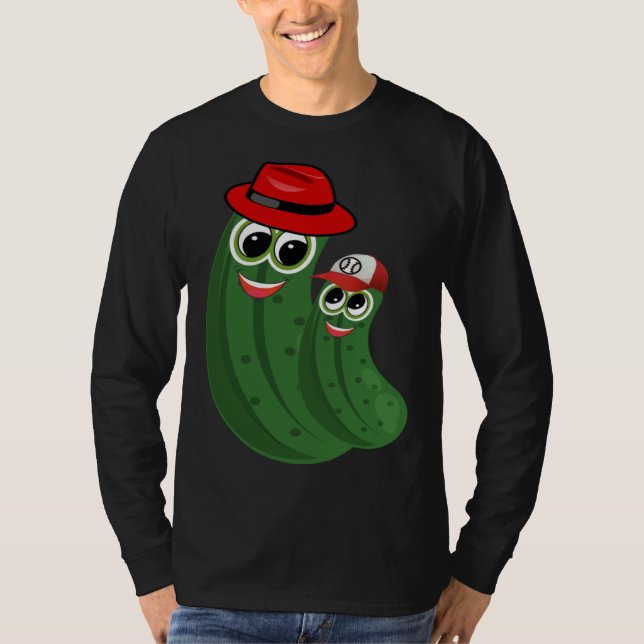 Dill Pickle Dad and Son Wearing Hats T Shirt (Framsida)