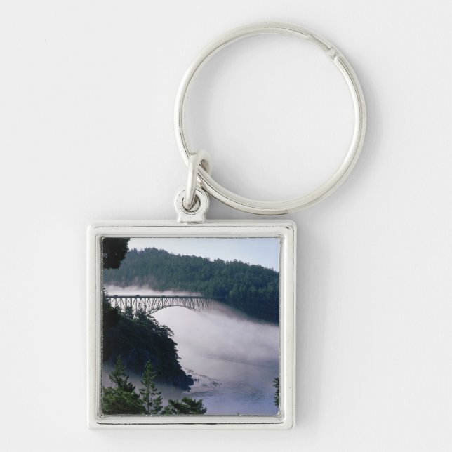 Dimma driver under Deception Pass-bron vid Fyrkantig Silverfärgad Nyckelring (Framsidan)