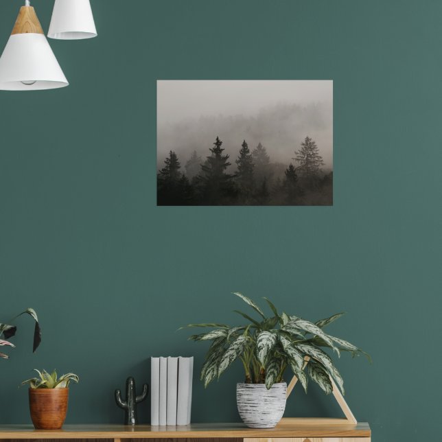 Dimmig skog i dimma poster (Vardagsrum 1)