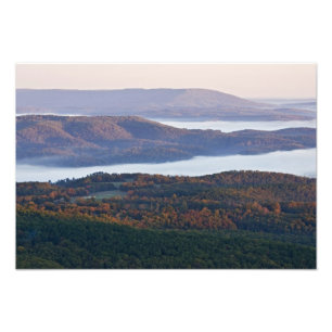 Dimmiga dalar och höstlövverk i Ozark Fototryck