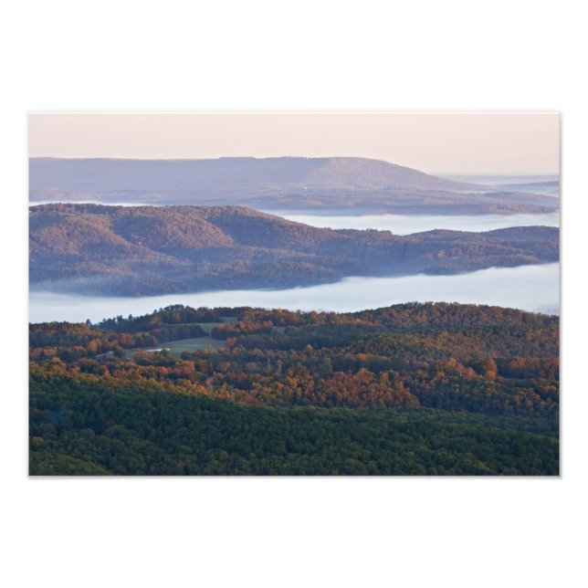 Dimmiga dalar och höstlövverk i Ozark Fototryck (Framsidan)