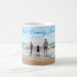 Din bästa familj någonsin fotopaté Mugg med text<br><div class="desc">Anpassningsbar Photo Kaffe koppar med text - Bästa familj någonsin - Unik din egen design - Personlig-familj / Mamma / Pappa / Kids / Vänner eller Personlig Mugg-gåva - Lägg till foto eller text - Ändra storlek och flytta eller ta bort/lägg till inslag - foto/text med verktyg för anpassning. Välj...</div>