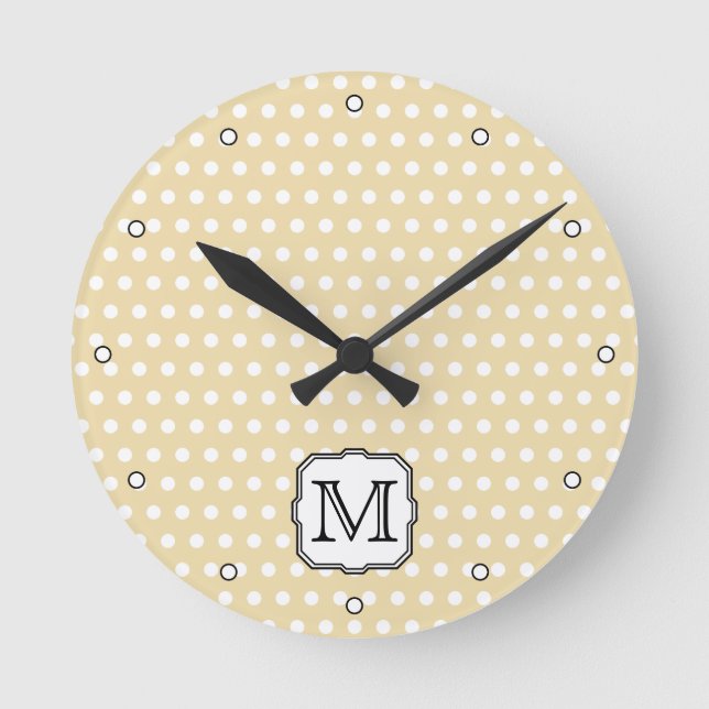 Din Brev. Anpassningsbar Monogram. Beige Polka Dot Rund Klocka (Framsida)