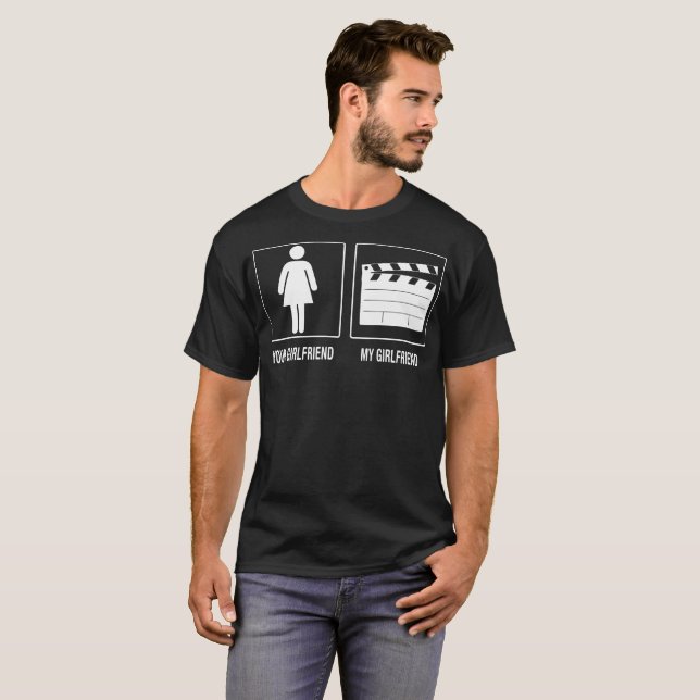 Din flickvän min roliga flickvänTVproducent T Shirt (Hel framsida)