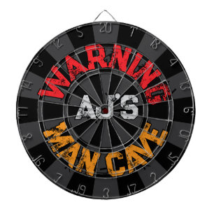Din Initialer man Cave Warning Black Charcol Grått Darttavla