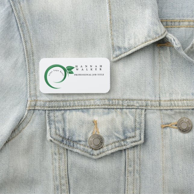 din logotyp här, grönt färg namnbricka (På plats)