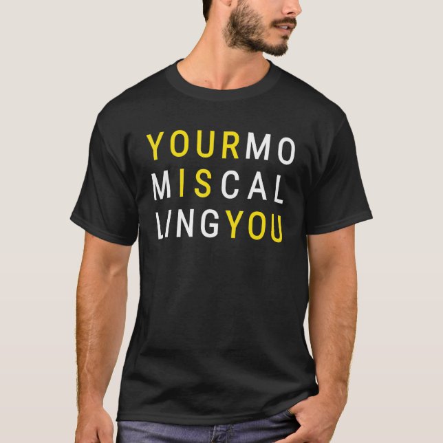 Din Mamma kallar Sarkastic Mor Quote T Shirt (Framsida)