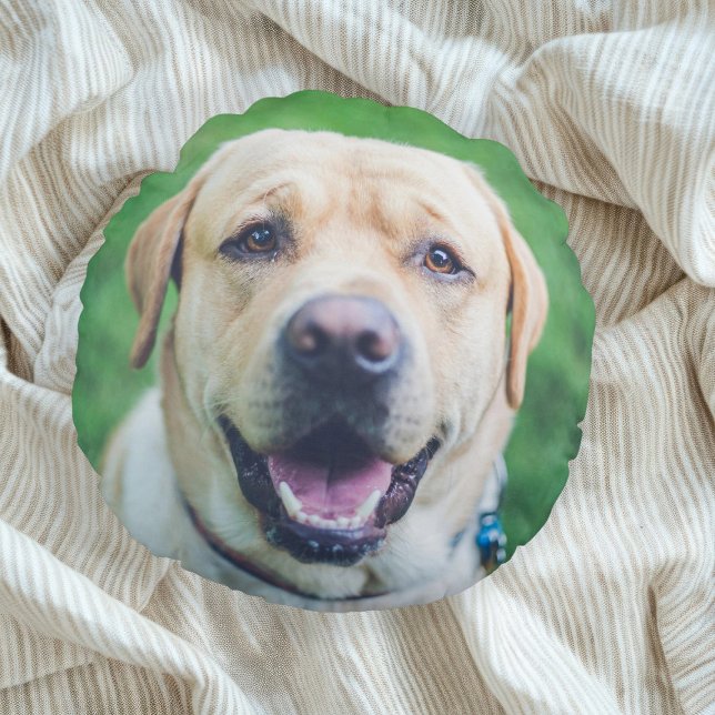 Din Personlig för fotobevarande i Hund Rund Kudde (Your Dog Photo Keepsake Personalized Round Pillow by Ricaso. Add your own two photographs. Pet gifts)