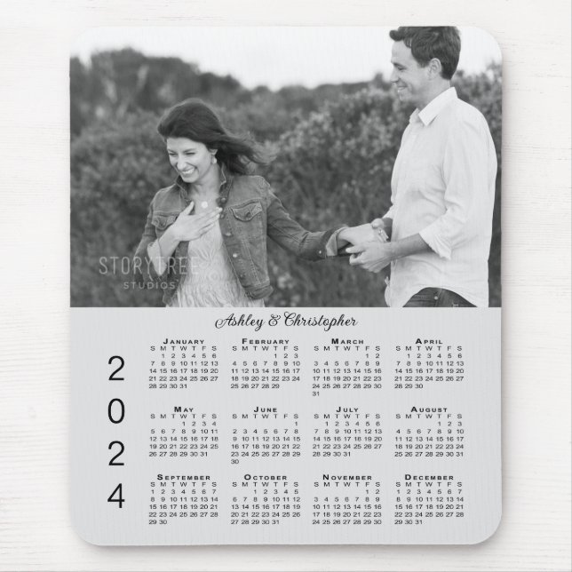 Din Photo Namn Personlig Grått 2024-kalender Musmatta (Framsidan)
