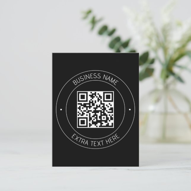 Din QR-kod och redigerbar text | Svartvitt Vykort (Stående Fram)