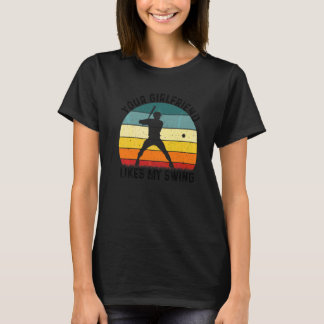 Din Tjej Gillar Min Sväng Softboll För Män Vi T Shirt