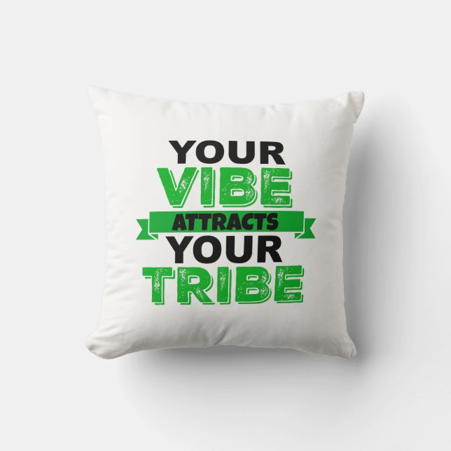 DIN VIBE ATTRAKTAR DIN TRIBE PILLOW KUDDE (Framsida)