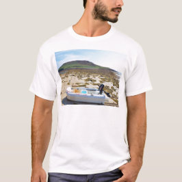 Dinghyn på stranden t shirt