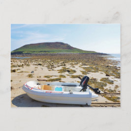 Dinghyn på stranden vykort