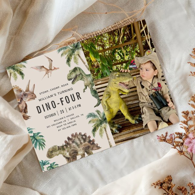 Dino-Four Dinosaur 4e födelsedagen Photo Inbjudningar (Skapare uppladdad)