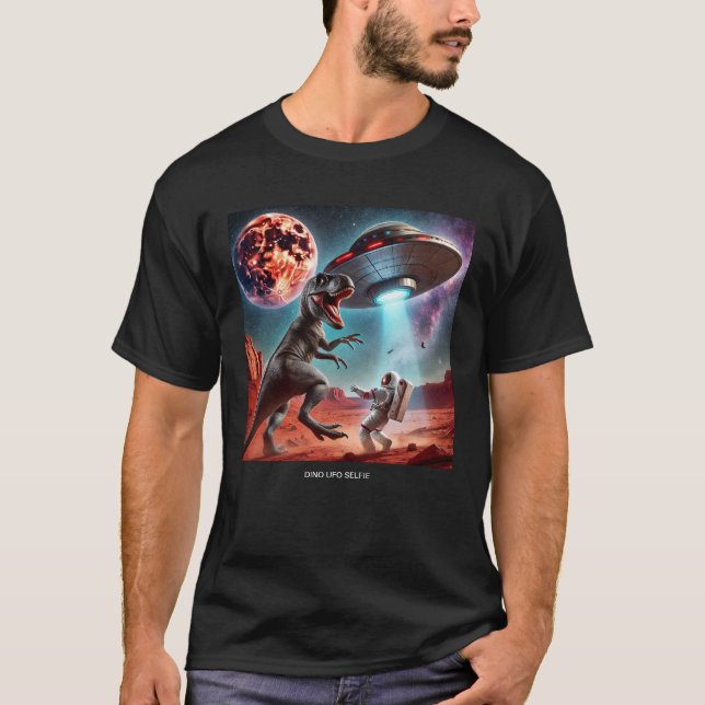 Dino UFO Selfie: Alien Encounter (Man Tshirt) #06 T Shirt (Framsida)