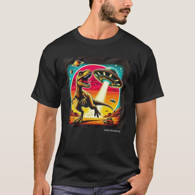 Dino UFO Selfie: Alien Encounter (Man Tshirt) #08 T Shirt (Framsida)