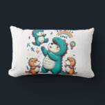 DinoBear Bond Lumbarkudde<br><div class="desc">Den här fängslande designen visar en björnfamilj klädd som dinosaurier, symboliserar kärlek och glädje. Med regnbåge, hjärtan, stjärnor och vibrerande inslag utstrålar det värme, lek och tillsammans.</div>