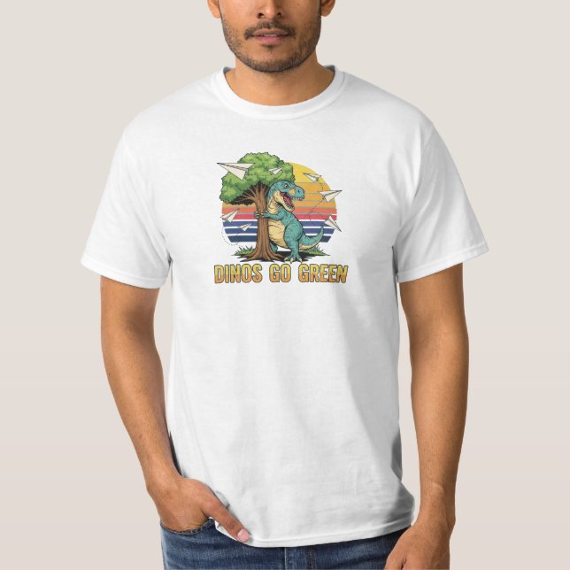 Dinos Go Green – Retro Eco Dinosaur Design T Shirt (Framsida)