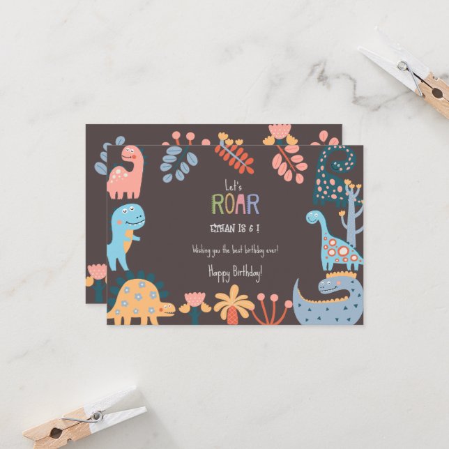 Dinos låt oss ungar i grattis på födelsedagen kort (Fram/Back In Situ)